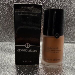 Giorgio Armani Luminous Silk Foundation in Black and Tan #12